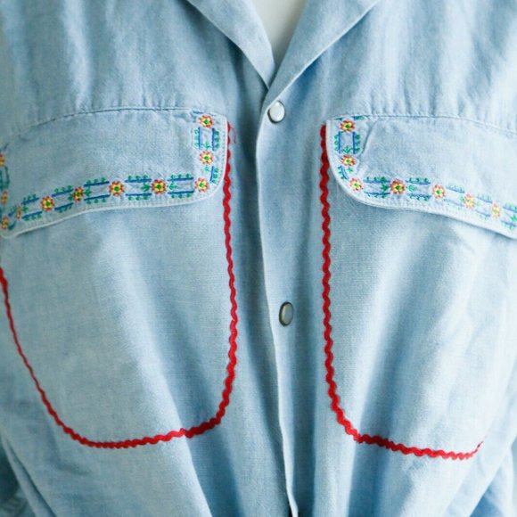Vintage Liz Wear Light Wash Chambray Top - Picture 9 of 10